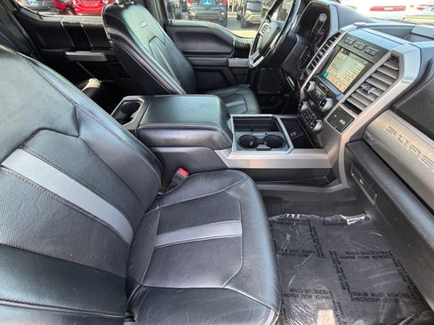 Used 2019 Ford F250 Platinum w/ Platinum Ultimate Package AWD/4WD image 14
