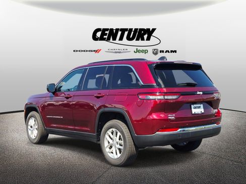 Used 2025 Jeep Grand Cherokee Laredo X w/ Luxury Tech Group I AWD/4WD image 6