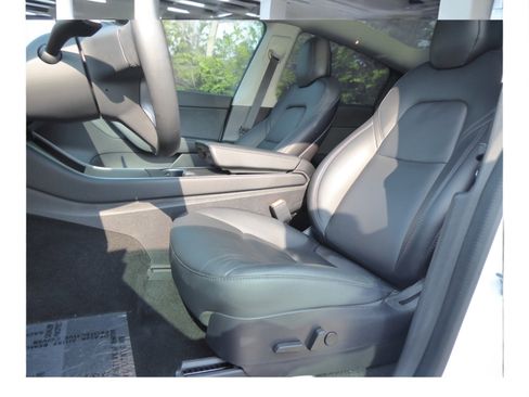 Used 2020 Tesla Model Y Long Range image 13