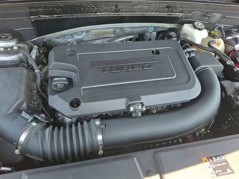 Used 2022 Buick Envision Avenir w/ Technology Package II FWD image 28
