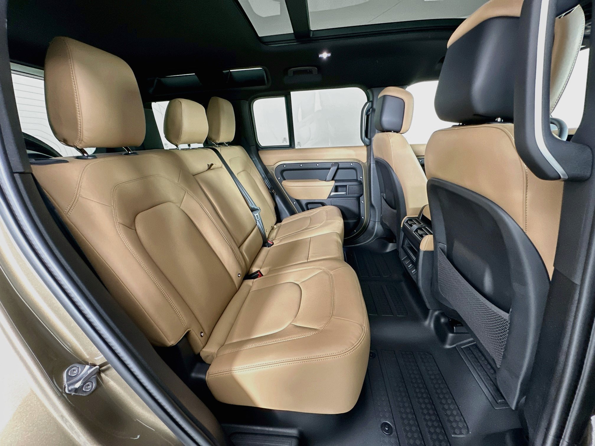 New 2026 Land Rover Defender 110 X-Dynamic SE AWD/4WD image 25