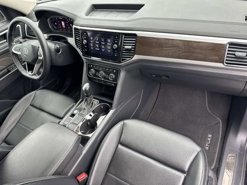 Used 2022 Volkswagen Atlas SE w/ Black Wheel Package image 31