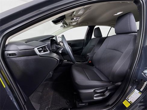 Certified 2025 Toyota Corolla LE image 5