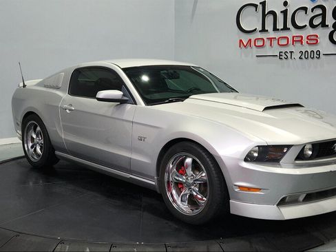 Used 2010 Ford Mustang GT Premium RWD image 2