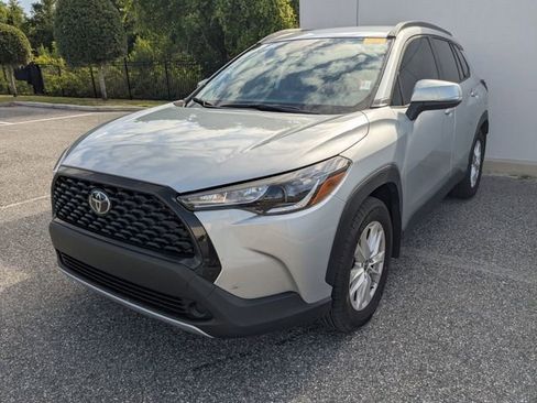 Certified 2024 Toyota Corolla Cross LE image 2