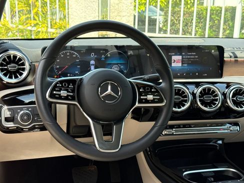 Used 2023 Mercedes-Benz CLA 250 image 37