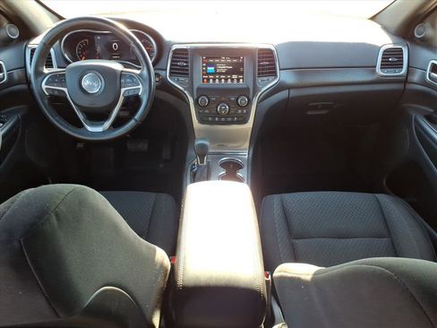 Used 2018 Jeep Grand Cherokee Laredo image 9