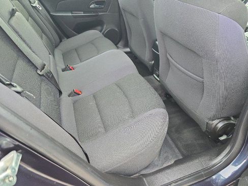 Used 2014 Chevrolet Cruze LT image 36