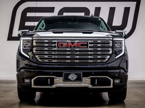 Used 2025 GMC Sierra 1500 Denali w/ Denali Reserve Package AWD/4WD image 4