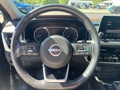 Used 2022 Nissan Rogue SL FWD image 17