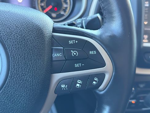 Used 2014 Jeep Cherokee Limited w/ Technology Group AWD/4WD image 19