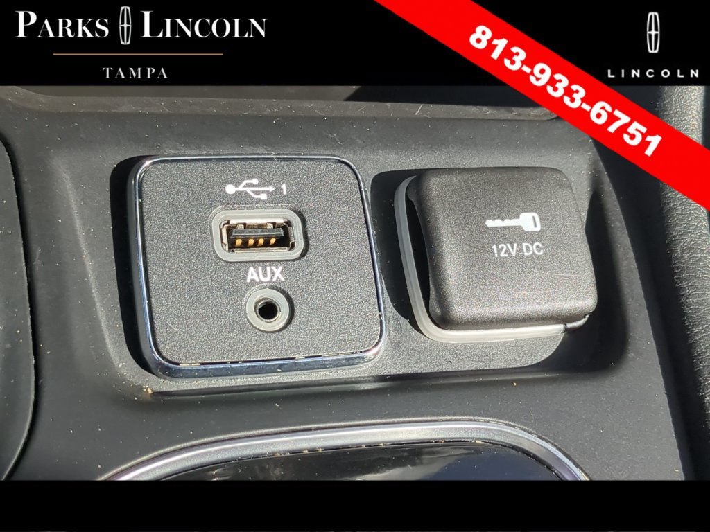 Used 2019 Jeep Cherokee Limited w/ Technology Group AWD/4WD image 24