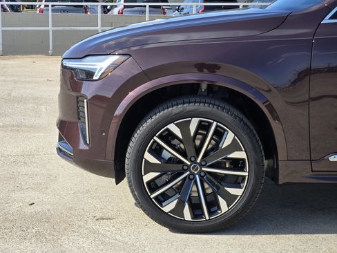 New 2026 Volvo XC90 B5 Plus image 11