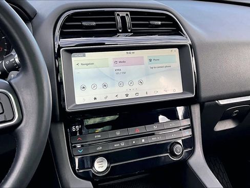Used 2019 Jaguar F-PACE Premium image 6