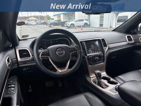 Used 2016 Jeep Grand Cherokee Limited AWD/4WD image 6