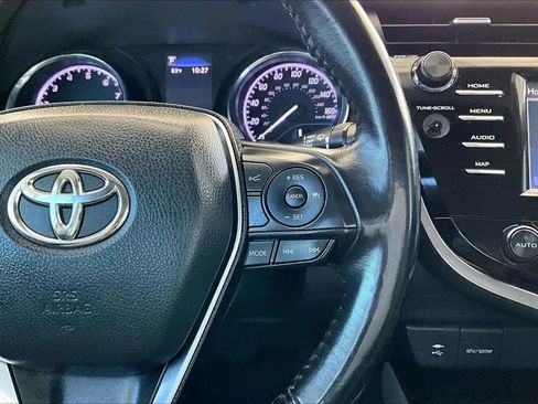 Used 2019 Toyota Camry SE w/ Convenience Package FWD image 11