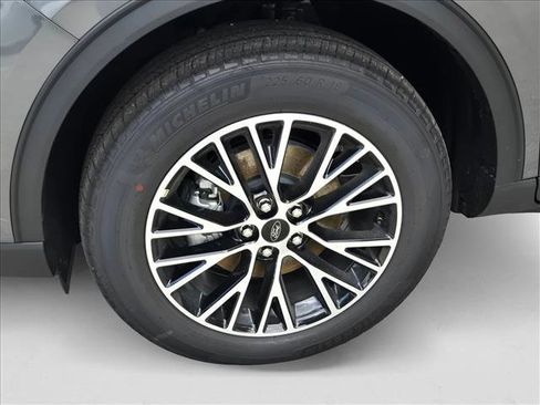 New 2025 Ford Escape SE image 10