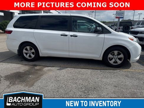 Used 2017 Toyota Sienna L FWD image 4