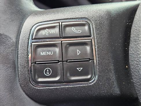 Used 2018 Jeep Wrangler Unlimited Sahara w/ Connectivity Group AWD/4WD image 23