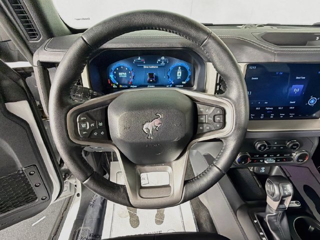 Used 2025 Ford Bronco Outer Banks w/ Black Appearance Package AWD/4WD image 11