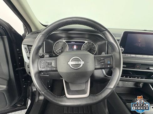 Used 2025 Nissan Rogue SV AWD/4WD image 2
