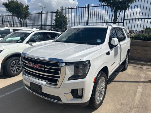 Used 2023 GMC Yukon SLT w/ SLT Premium Package image 12