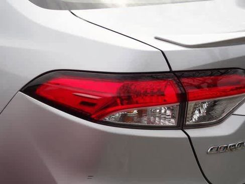 Used 2022 Toyota Corolla SE image 23