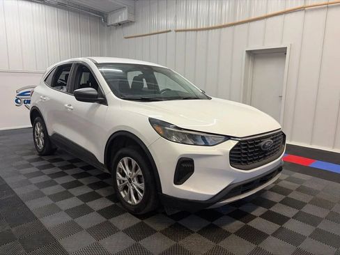 Used 2024 Ford Escape Active AWD/4WD image 3