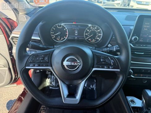 Used 2024 Nissan Altima 2.5 SV image 15