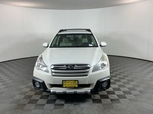 Used 2014 Subaru Outback 2.5i Limited w/ Moonroof Package AWD/4WD image 2