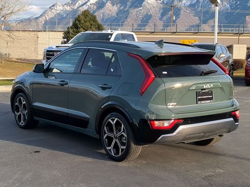 Certified 2023 Kia Niro EX Touring image 3