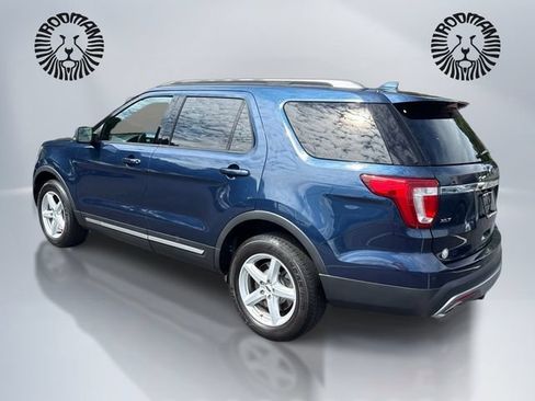 Used 2017 Ford Explorer XLT w/ Equipment Group 202A AWD/4WD image 9