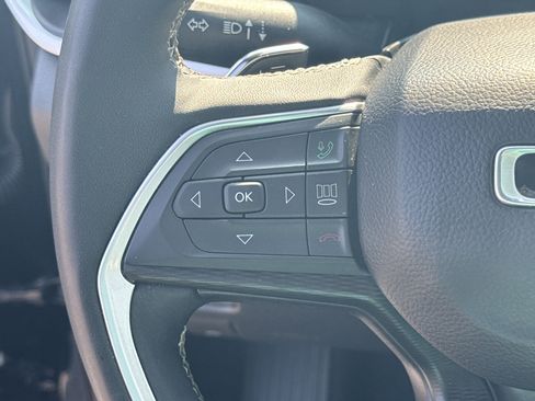 Used 2024 Jeep Grand Cherokee L Laredo image 29