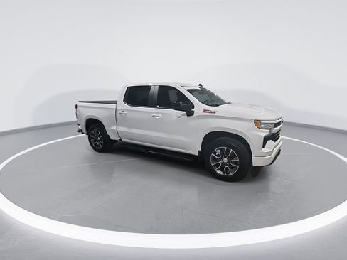 Used 2024 Chevrolet Silverado 1500 RST image 2