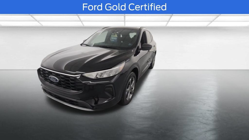 Used 2024 Ford Escape ST-Line w/ Tech Pack #1 AWD/4WD image 2