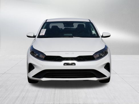 Used 2023 Kia Forte LXS FWD image 2