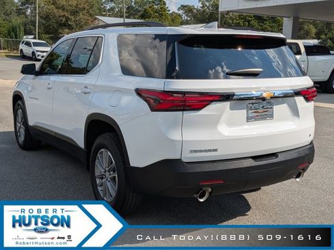 Used 2022 Chevrolet Traverse LT image 8