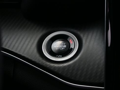 Used 2025 Jeep Grand Cherokee Altitude image 22