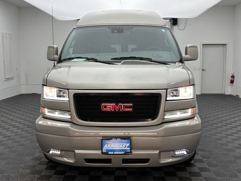 Used 2024 GMC Savana 2500 Extended w/ Driver Convenience Package RWD image 5