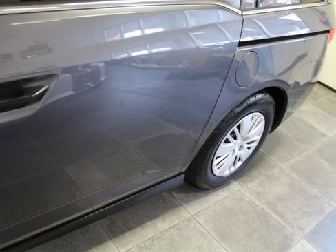Used 2015 Honda Odyssey LX image 29
