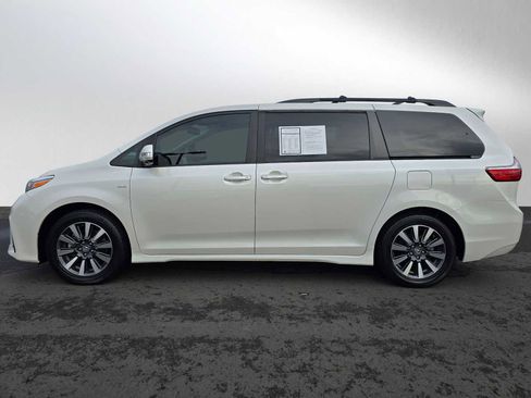 Used 2019 Toyota Sienna Limited Premium image 8