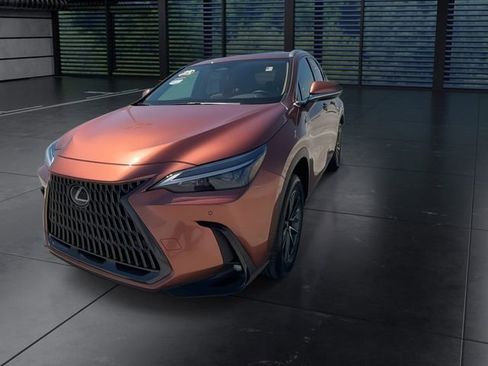 Used 2025 Lexus NX 250 FWD w/ Accessory Package (Z2) image 3