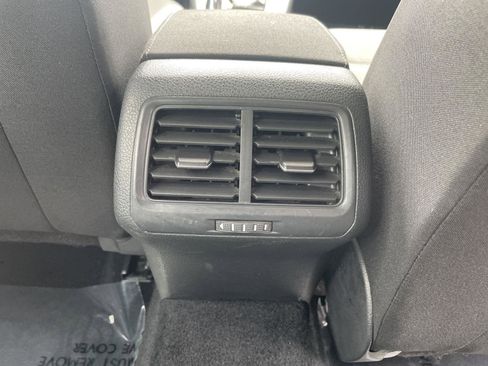 Used 2016 Volkswagen Golf S FWD image 27
