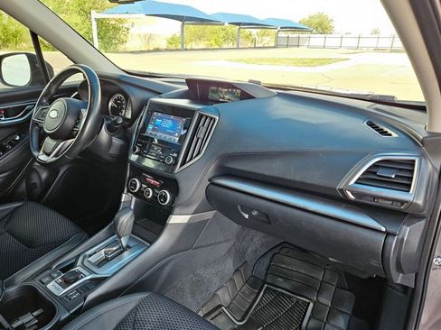 Used 2020 Subaru Forester Premium image 22