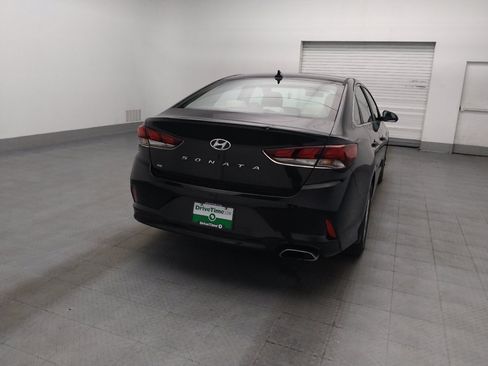 Used 2019 Hyundai Sonata SE w/ Winter Weather Package FWD image 7