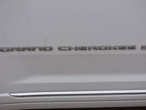 Used 2025 Jeep Grand Cherokee L Summit w/ MOPAR Finishing Package image 12