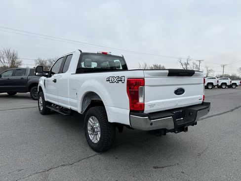 Used 2019 Ford F250 XL w/ Power Equipment Group image 4
