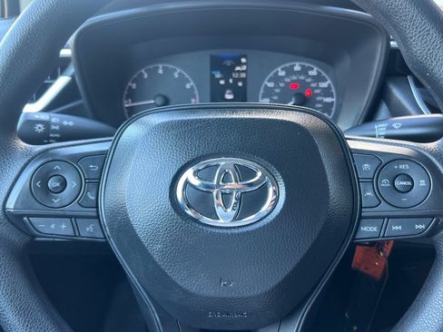 Used 2025 Toyota Corolla LE FWD image 23
