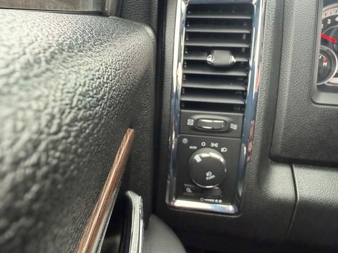 Used 2015 RAM 1500 Laramie w/ Convenience Group image 14