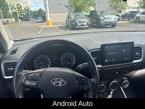 Used 2021 Hyundai Venue SEL FWD image 10